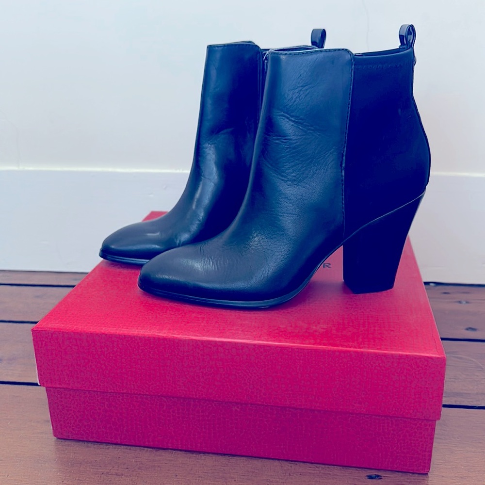 Donald J Pliner Booties